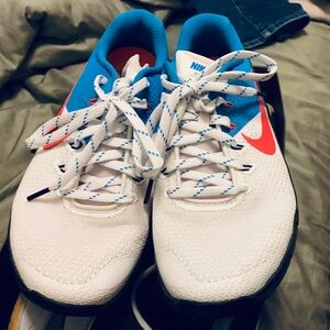 Nike White and Blue Sneakers with Breathable Fabric